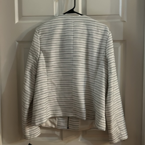 Halogen Women’s XL New With Tags- Suite jacket with zipper pockets. - Picture 4 of 4